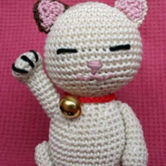 gatos en crochet maneki neko